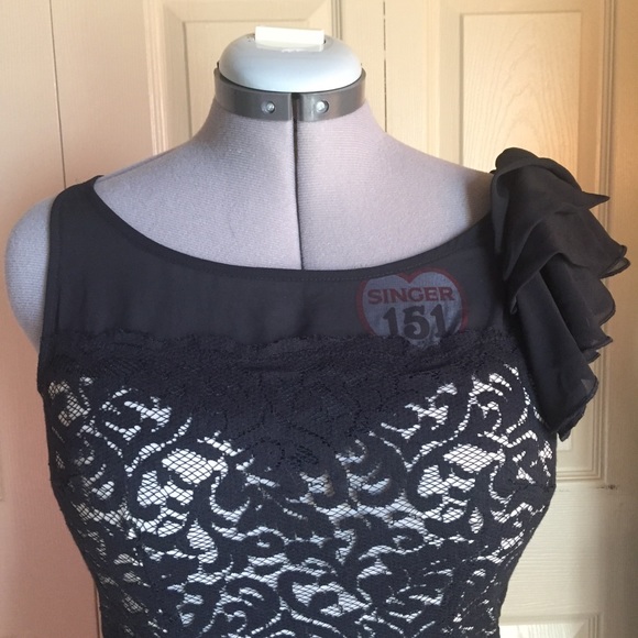 🆕 NWT Lace Cocktail Dress - Picture 2 of 8